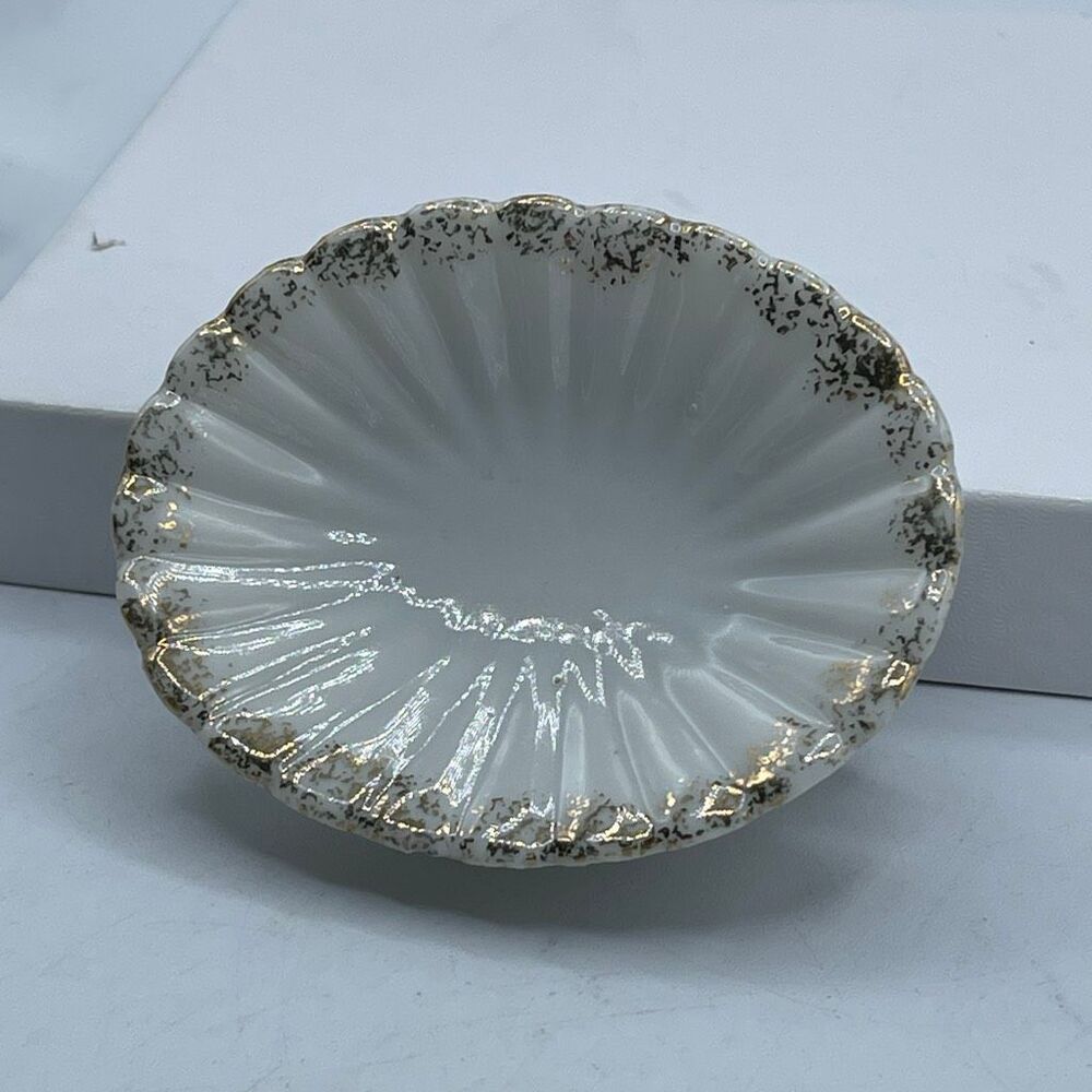 Antique Wallendorf German porcelain trinket dish-soap dish.